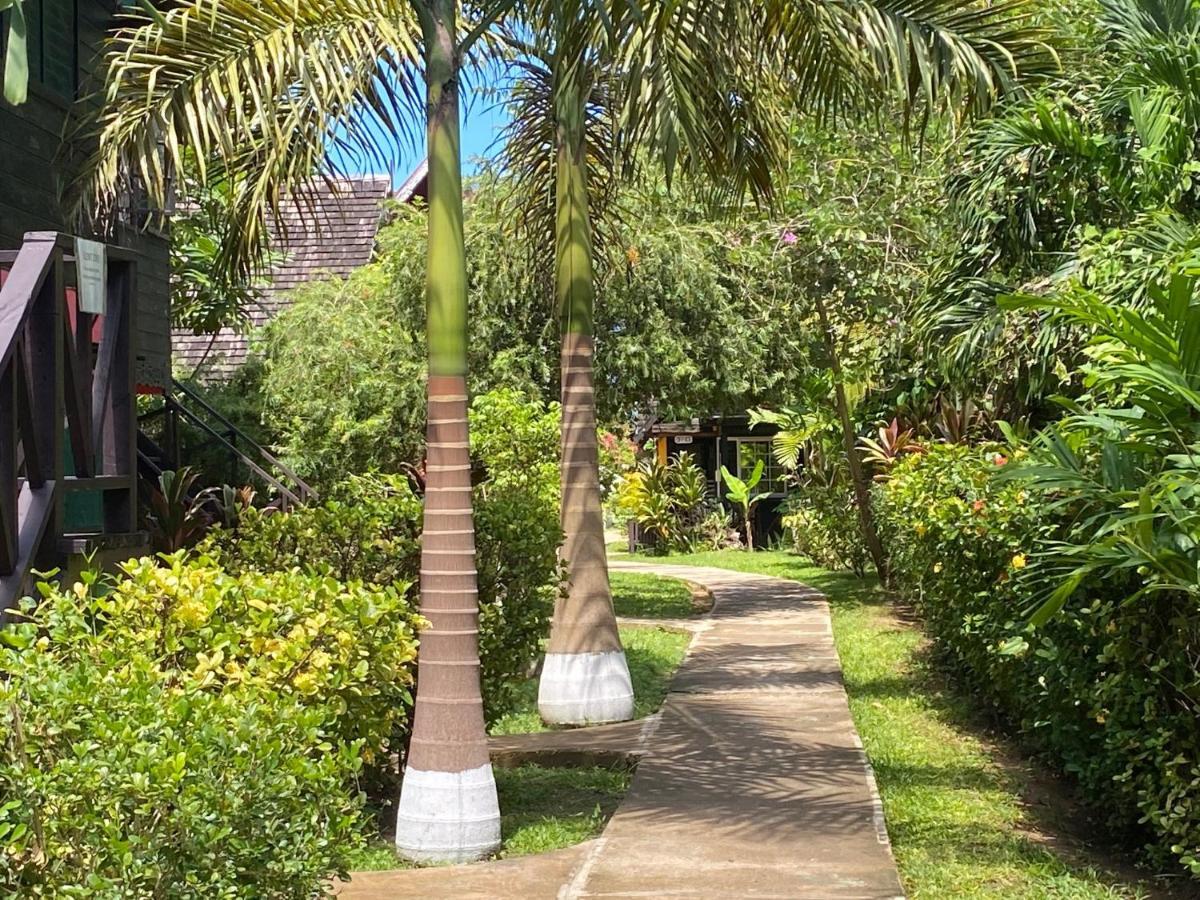 Secret Cabins At Firefly Beach Cottage Negril Extérieur photo